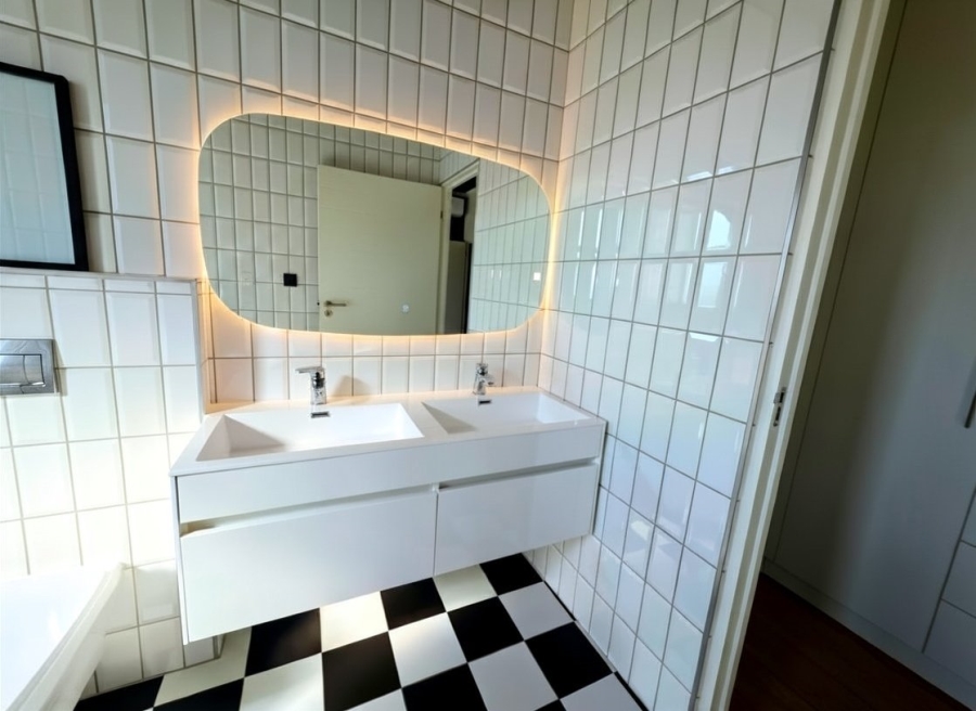 To Let 3 Bedroom Property for Rent in Sandown Western Cape